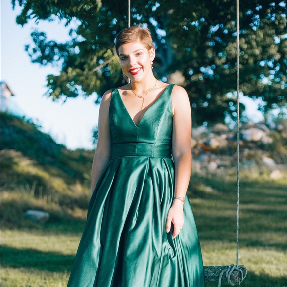 Laura Forest Green Prom Dress Size 10 - Picture 6 of 11